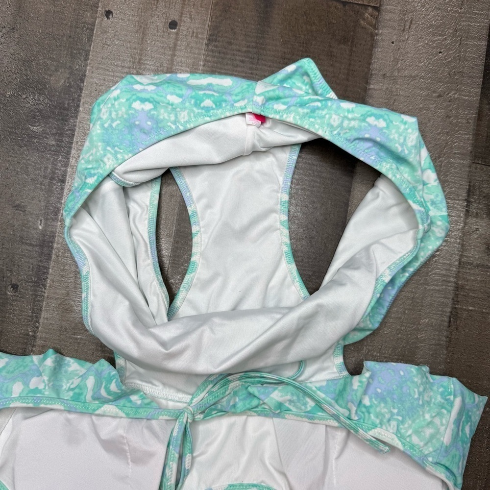 Victoria's Secret One Piece with Plunging V-Neckline and - Picture 11 of 12